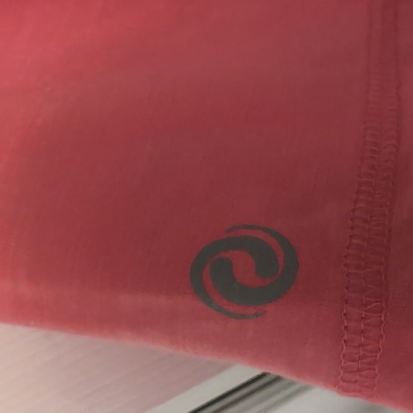 Light and comfortable Pink Active top - Picture 4 of 5